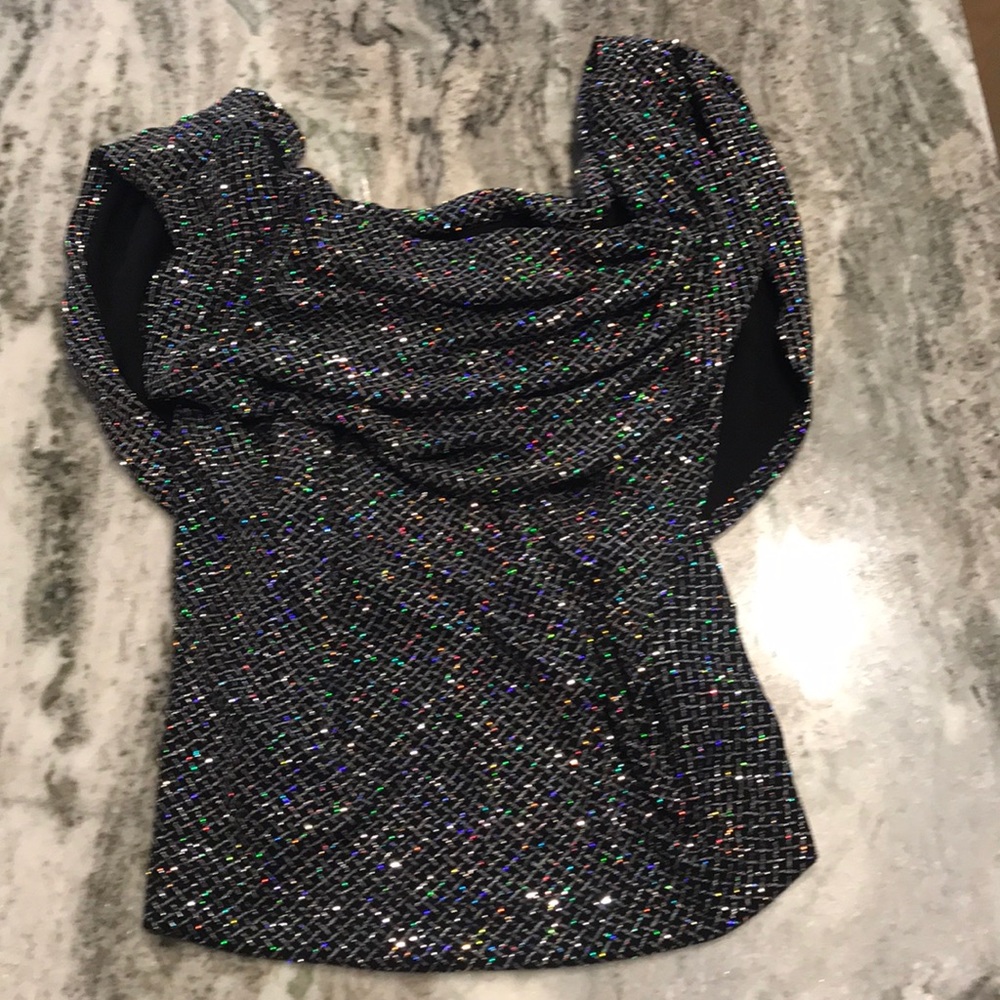 Super comfortable but formal top. Can be worn off the shoulders as well. - Picture 4 of 6